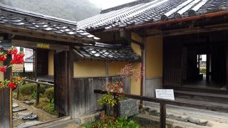 平屋に見える２階建ての武家屋敷