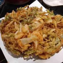 とても大きな丸ごとかき揚げ