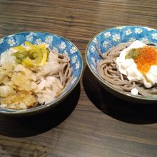 仕上げの小鉢のお蕎麦