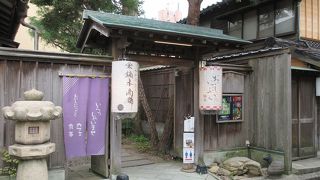 綺麗な器を利用した和風アフタヌーンティー（勝手にネーミングしました）。