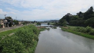 寺町に登るW坂からは犀川が良く見えました。