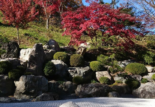 紅葉の季節には綺麗です