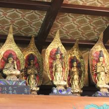 祠堂殿に安置されている三十三観音像