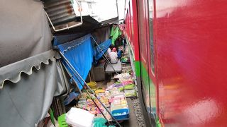 観光客が多すぎる