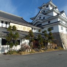 お城は米子城をモデルに！