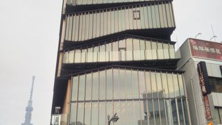 隈研吾氏設計の浅草文化観光センター 