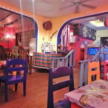 店内、奥のｶｳﾝﾀｰで注文と支払いを先にしてネ