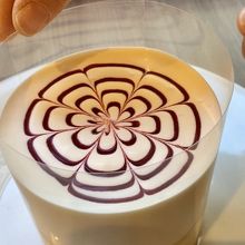 フィルムを外す前の苺パンケーキ