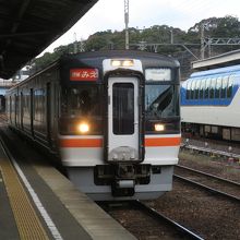 2両の快速「みえ」、鳥羽駅。