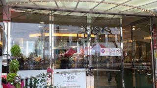 小田急線の駅ビル