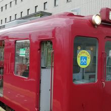 大垣駅でホームの向いに停車していた車両です