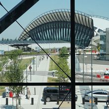 ターミナル1から見るTGV駅