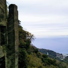 登山道の石切場