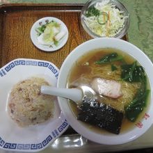 半炒飯中華そばセットです