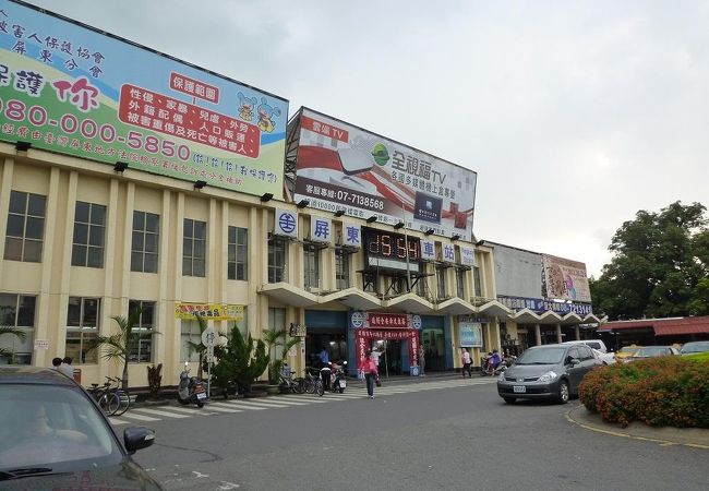 綺麗で大きな駅に変貌、ローカル色が無くなり、ちょっと寂しい