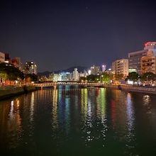 夜の京橋川の様子