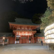 橋から見た楼門の夜景