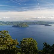 高度があるため十和田湖の姿がよく見えます