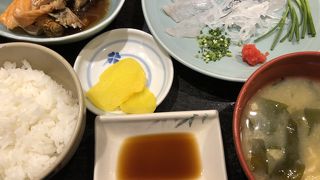 唐戸市場の定食屋さん