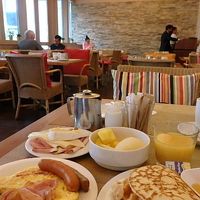 本館のカフェレストラン：朝食ブッフェ