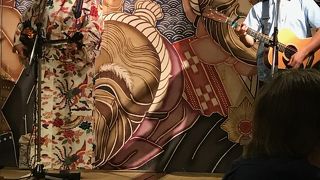 三線と沖縄民謡を肴に楽しむ