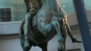 マルクス・アウレリウスのオリジナルがあります。