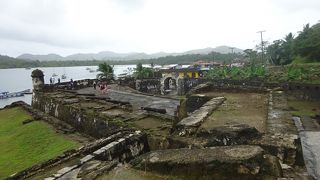 パナマのカリブ海沿岸の要塞群：ポルトベロとサン ロレンソ
