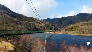 山々と湖の景観を堪能