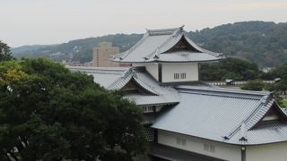 なまこ壁の美しさと、上層と下層のバランスは特筆すべき物があると思いました。