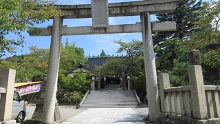 十柱の神様が祀られている、由緒正しい神社とのこと。