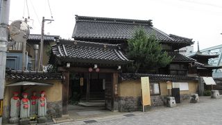 犀川大橋の手前。