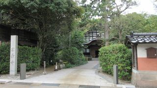 綺麗に手入れがされた境内など、感じの良いお寺でした。