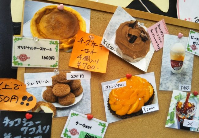 シュークリームや焼き菓子なども