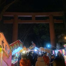 氷川参道の年始の露店