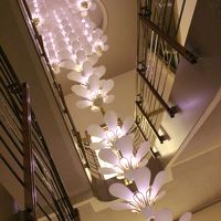 4階ブライダルサロンへ続く階段