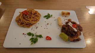 ジェジュン　カフェ