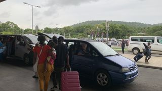 ザウジ空港からマムズまでの移動