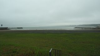 サーフィンの方で大賑わい