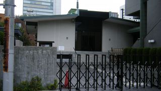 近代的で綺麗な本堂