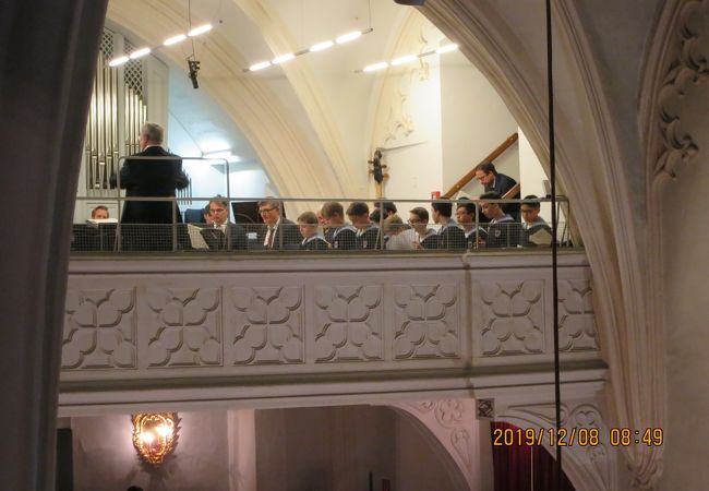 王宮礼拝堂の日曜ミサでウィーン少年合唱団の歌を拝聴・・・