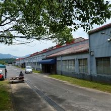 アウトレットの建物