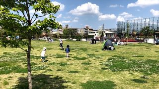 テントをもって子供と行こう。空の上の公園