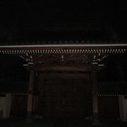 山門の立派さが印象に残る寺院でした