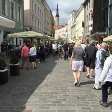 ラエコヤ広場と聖ニコラス教会