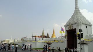 団体客がぞろぞろ…