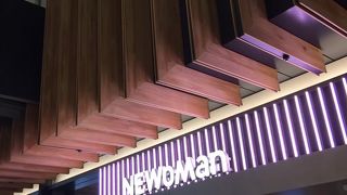 ショップ、カフェ、レストラン