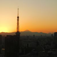 窓から東京タワーと富士山が見えました