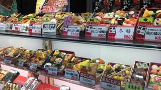 カラフルな色合い