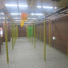 工事用ポールが並ぶ2号線エリアの2019年12月時点の様子