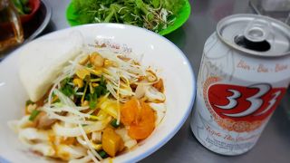 ローカル感全開のミークワンやさん